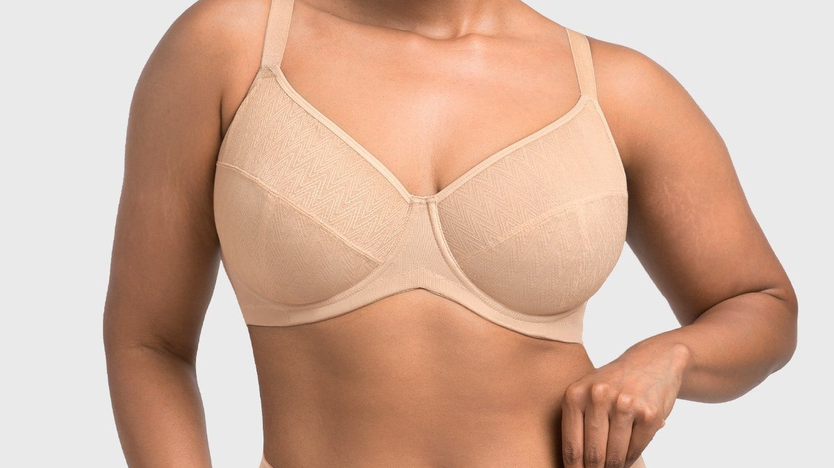 Tips and Tricks for Creating the Illusion of Smaller Breasts - HSIA
