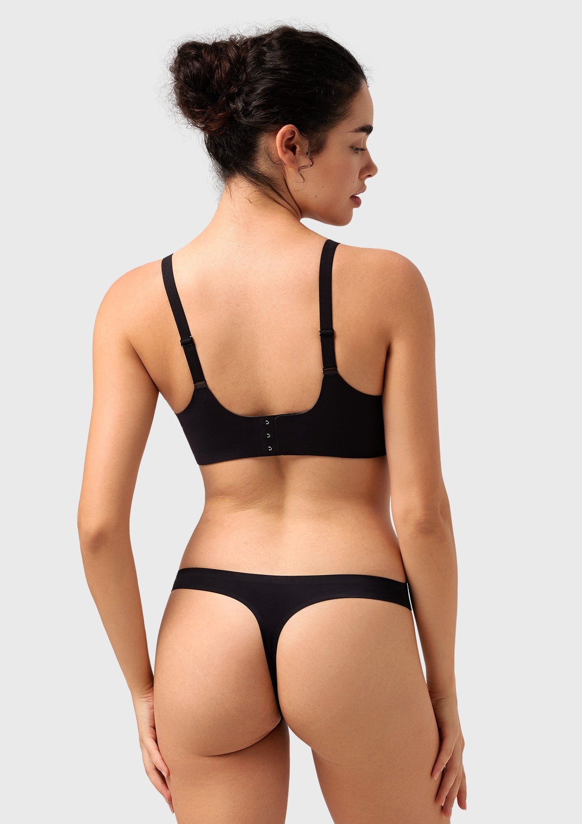 Songful All Day Comfort Petal-shaped V Neckline Wireless Buttery Soft Seamless Full Coverage Wirefree T-shirt Bra - HSIA