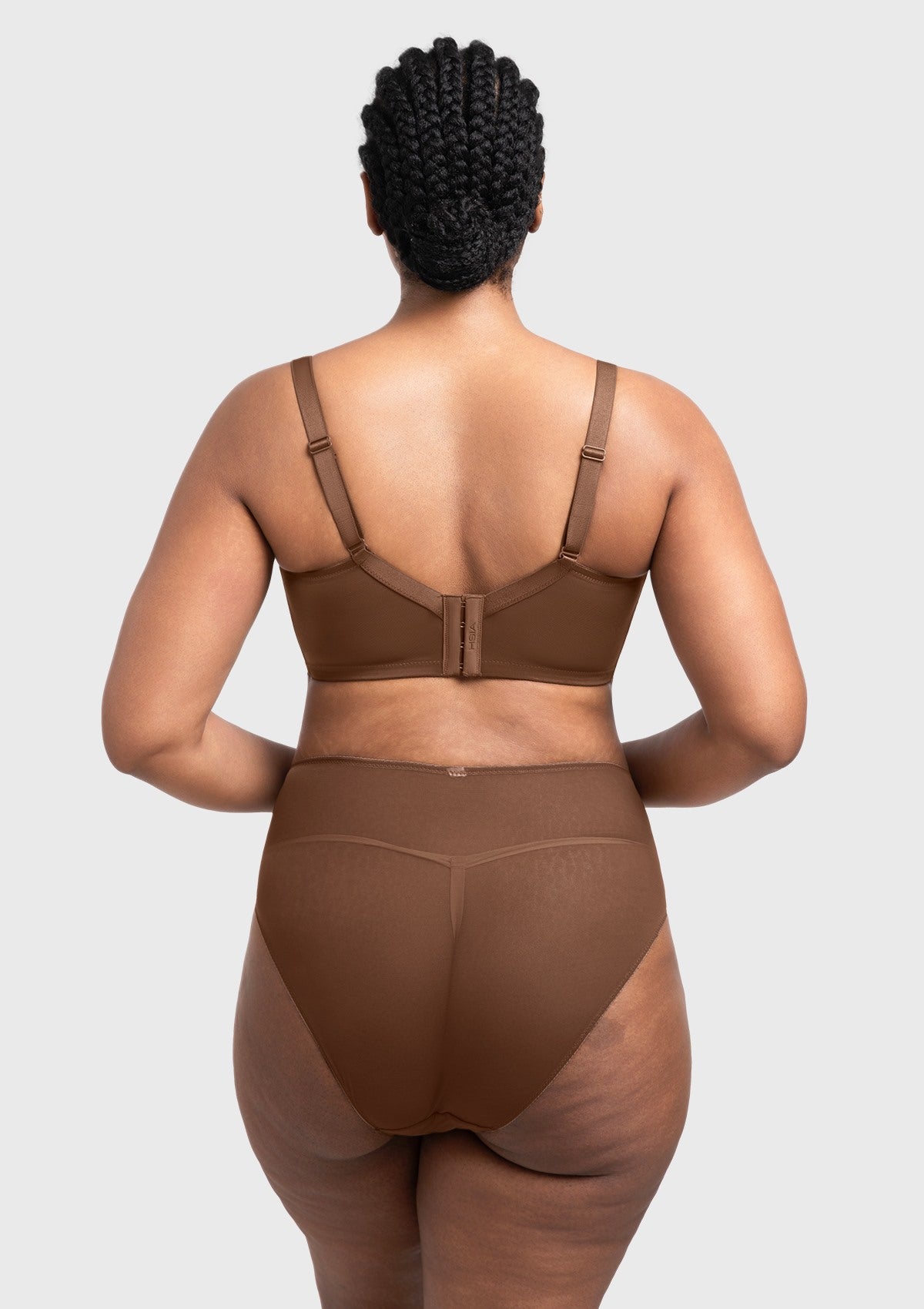 Back view of the cocoa brown plus size support bra, highlighting the reinforced U-shaped back that smooths bulges and the cushioned, pressure-relief straps.