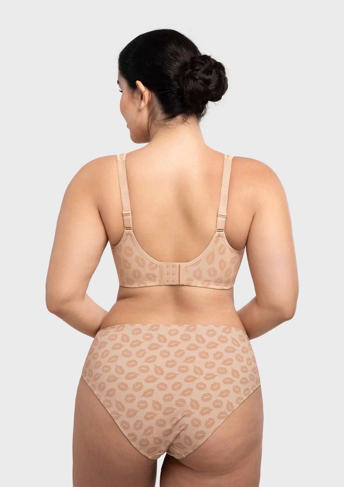 (Cardi B recommends)CoolComfort Smoothing Unlined Underwire Minimizer Bra - HSIA