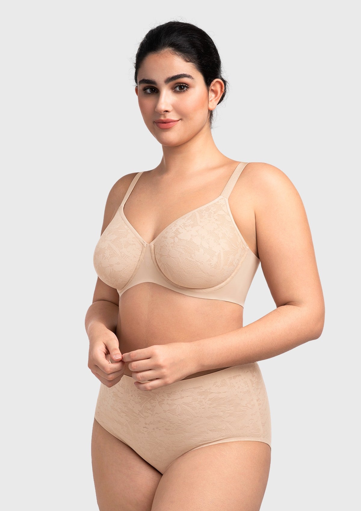 45-degree angle of the nude seamless molded cup bra, featuring soft wider side wings for gentle side support and smoothing.