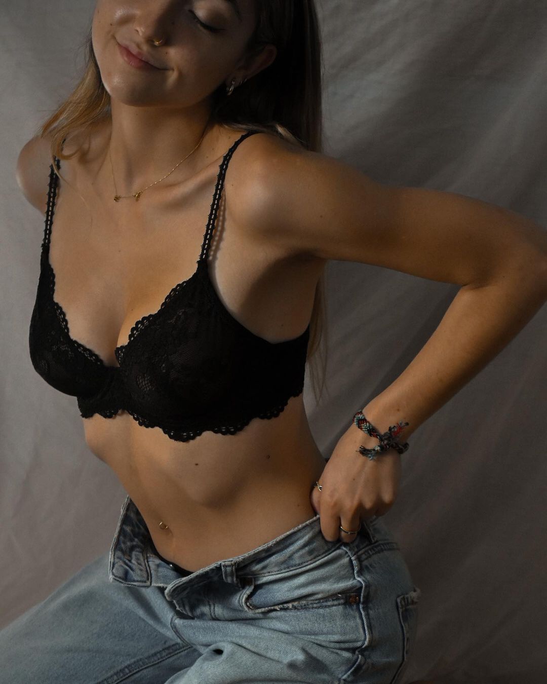 Demi Bra vs Full Coverage – Differences and Best Picks - HSIA